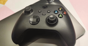 How do you utilize the Xbox controller for Android devices